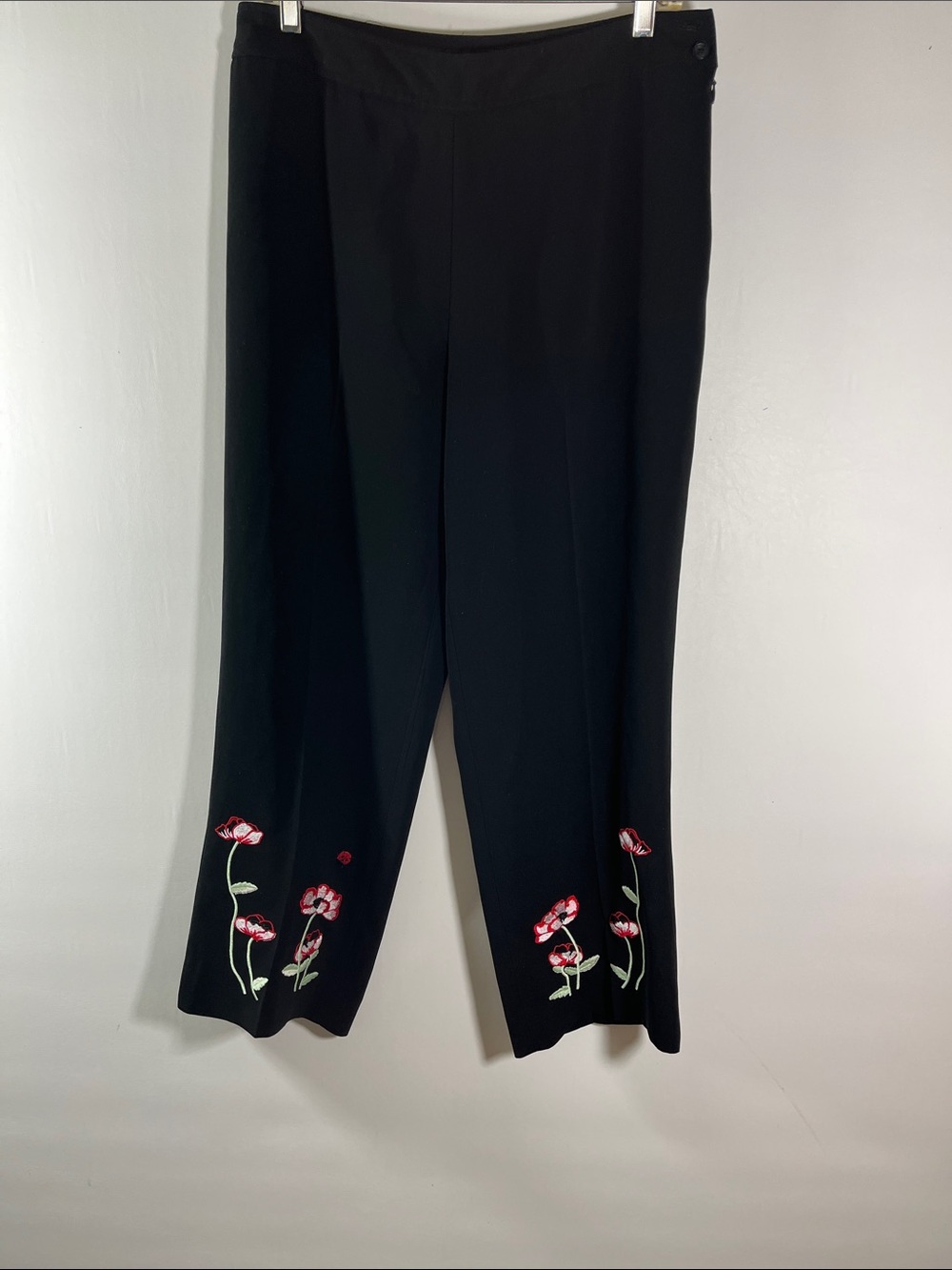 Harold’s Black Women's Wide-Leg Pants with Red Floral Embroidery Size 12
